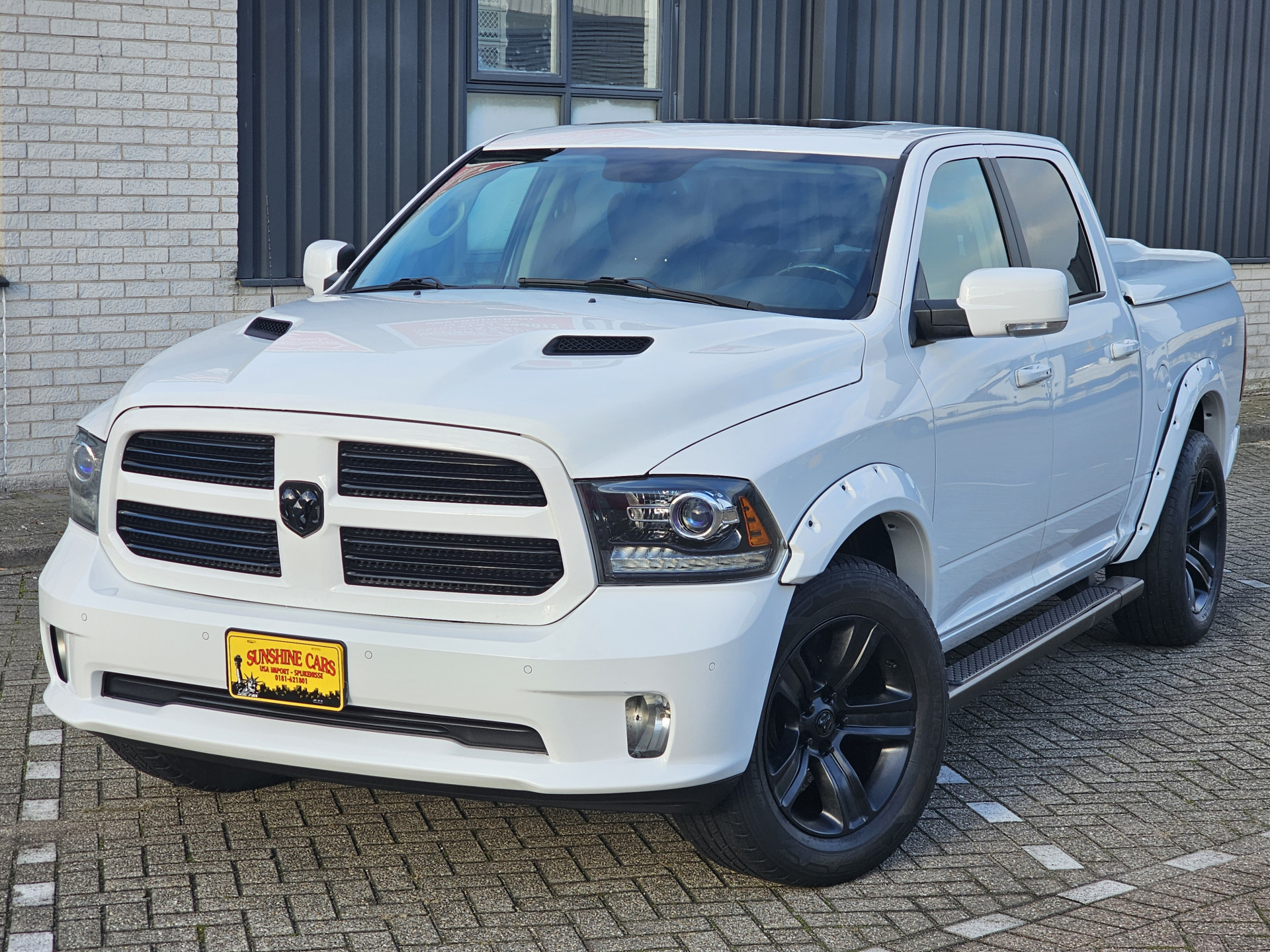 Dodge Ram 1500 SPORT 4X4 CREW CAB. 5,7LTR V8 AUT. 33926823-0.jpg | Sunshine Cars