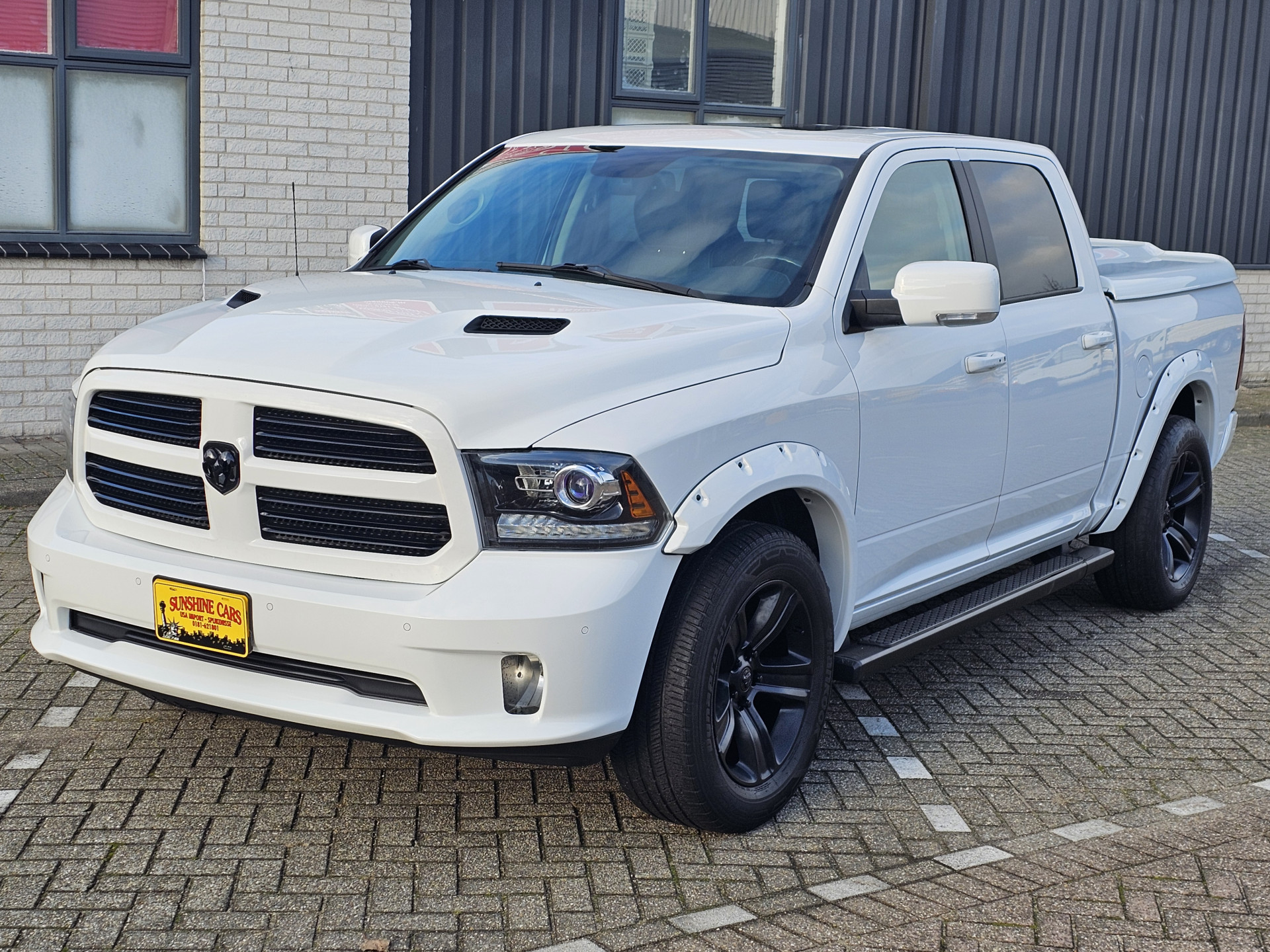 Dodge Ram 1500 SPORT 4X4 CREW CAB. 5,7LTR V8 AUT. 33926823-3.jpg | Sunshine Cars