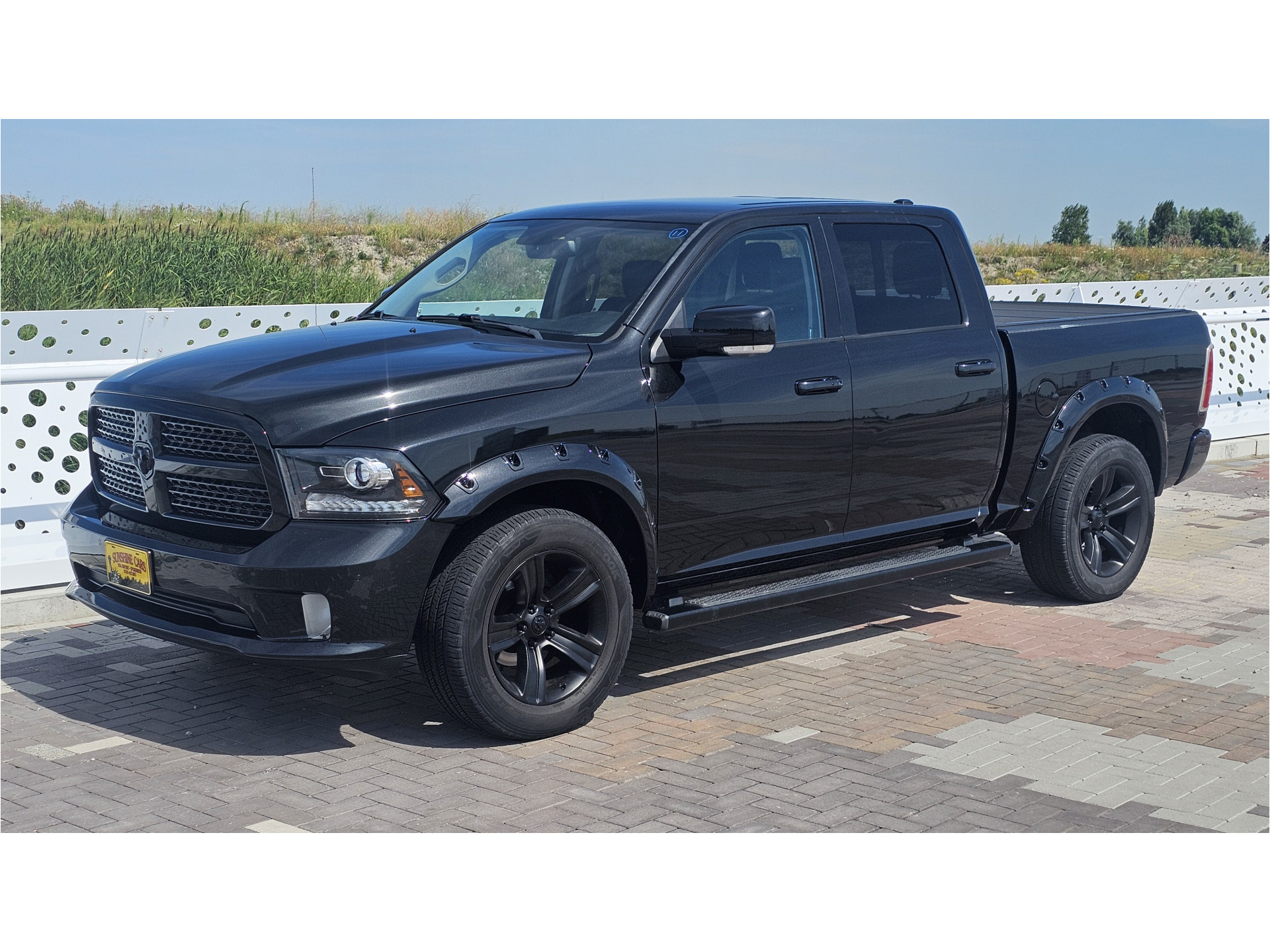 Dodge 1500 LARAMIE/SPORT 4X4 CREW CAB. 5,7LTR V8 AUT. BLACK EDITION 39476558-1.jpg | Sunshine Cars