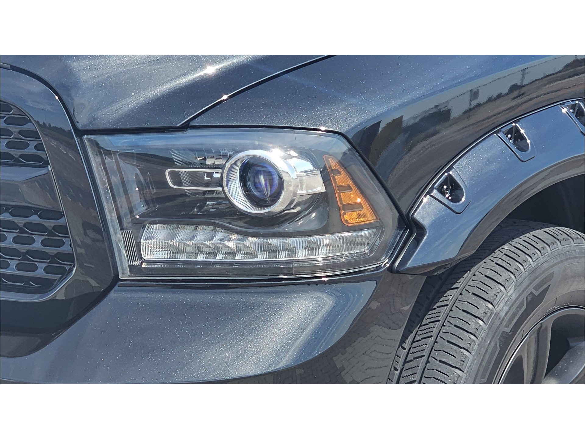 Dodge 1500 LARAMIE/SPORT 4X4 CREW CAB. 5,7LTR V8 AUT. BLACK EDITION 39476558-3.jpg | Sunshine Cars