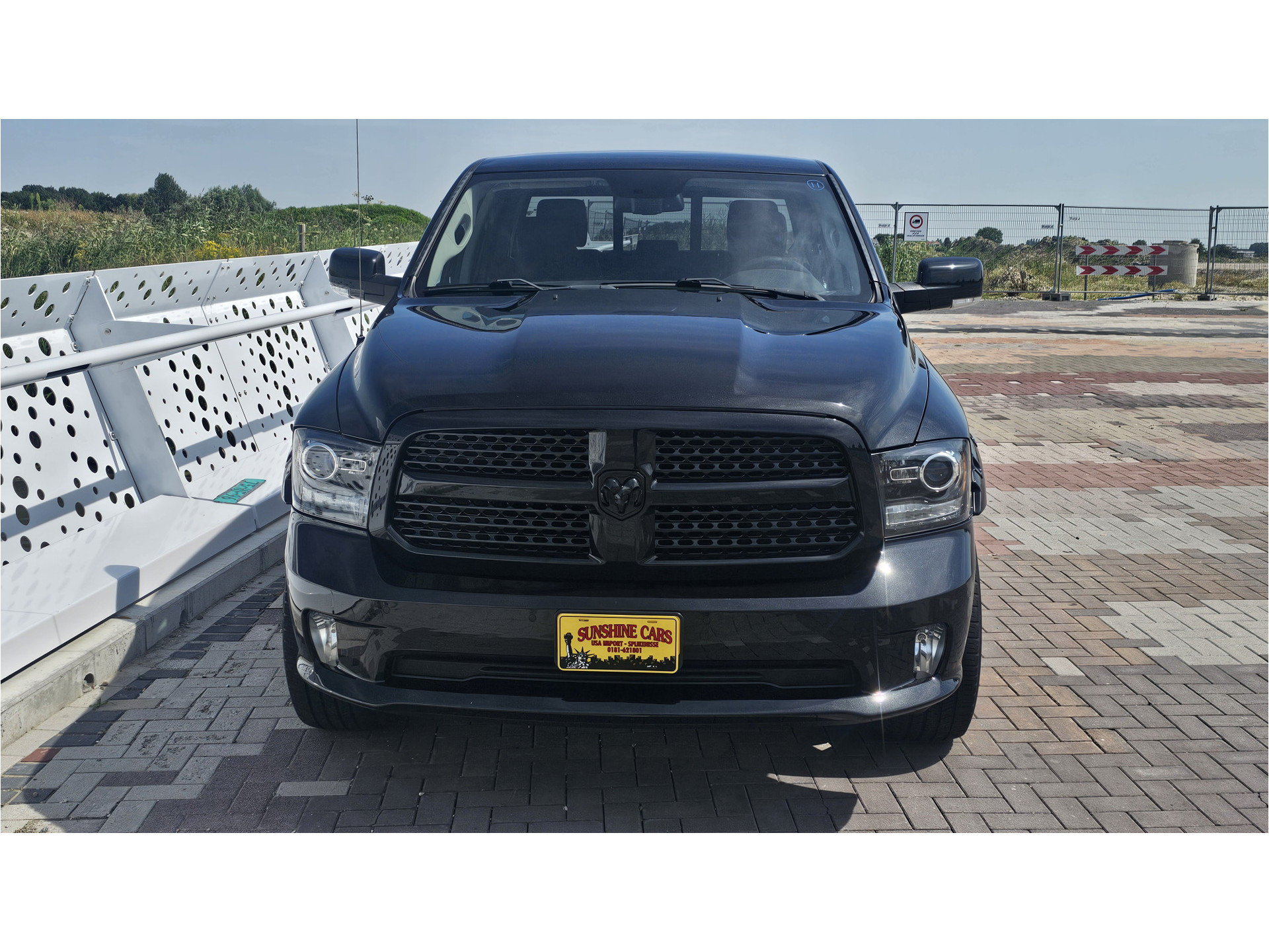 Dodge 1500 LARAMIE/SPORT 4X4 CREW CAB. 5,7LTR V8 AUT. BLACK EDITION 39476558-4.jpg | Sunshine Cars