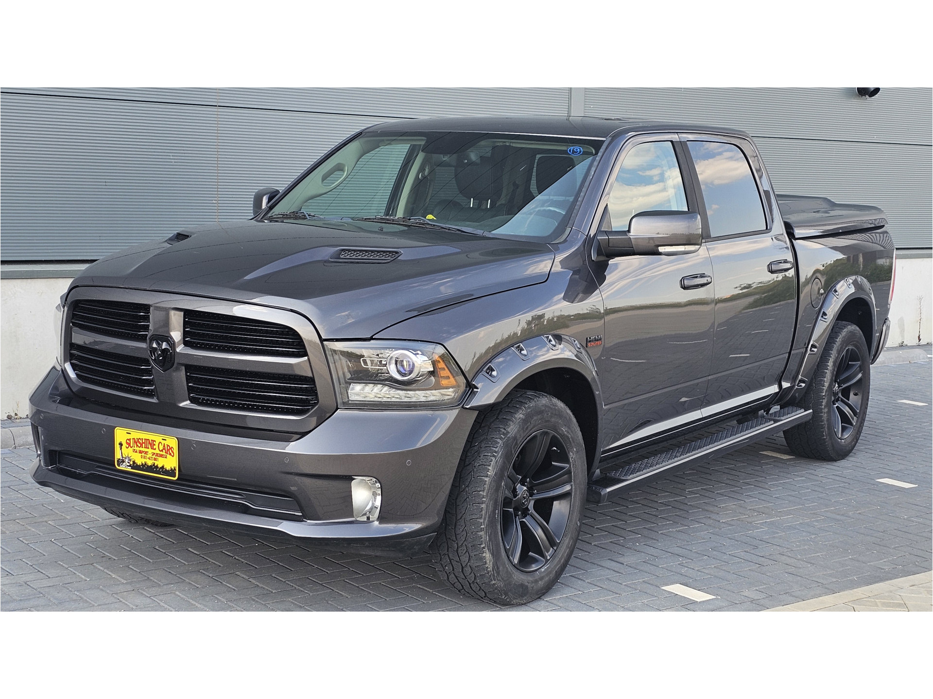 Dodge Ram 1500 SPORT 4X4 CREW CAB. 5,7LTR V8 AUT. BLACK EDITION LAGE CATALOGUS WAARDE 39843493-1.jpg | Sunshine Cars
