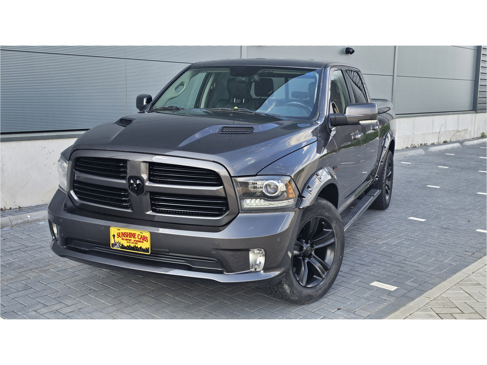 Dodge Ram 1500 SPORT 4X4 CREW CAB. 5,7LTR V8 AUT. BLACK EDITION LAGE CATALOGUS WAARDE 39843493-3.jpg | Sunshine Cars