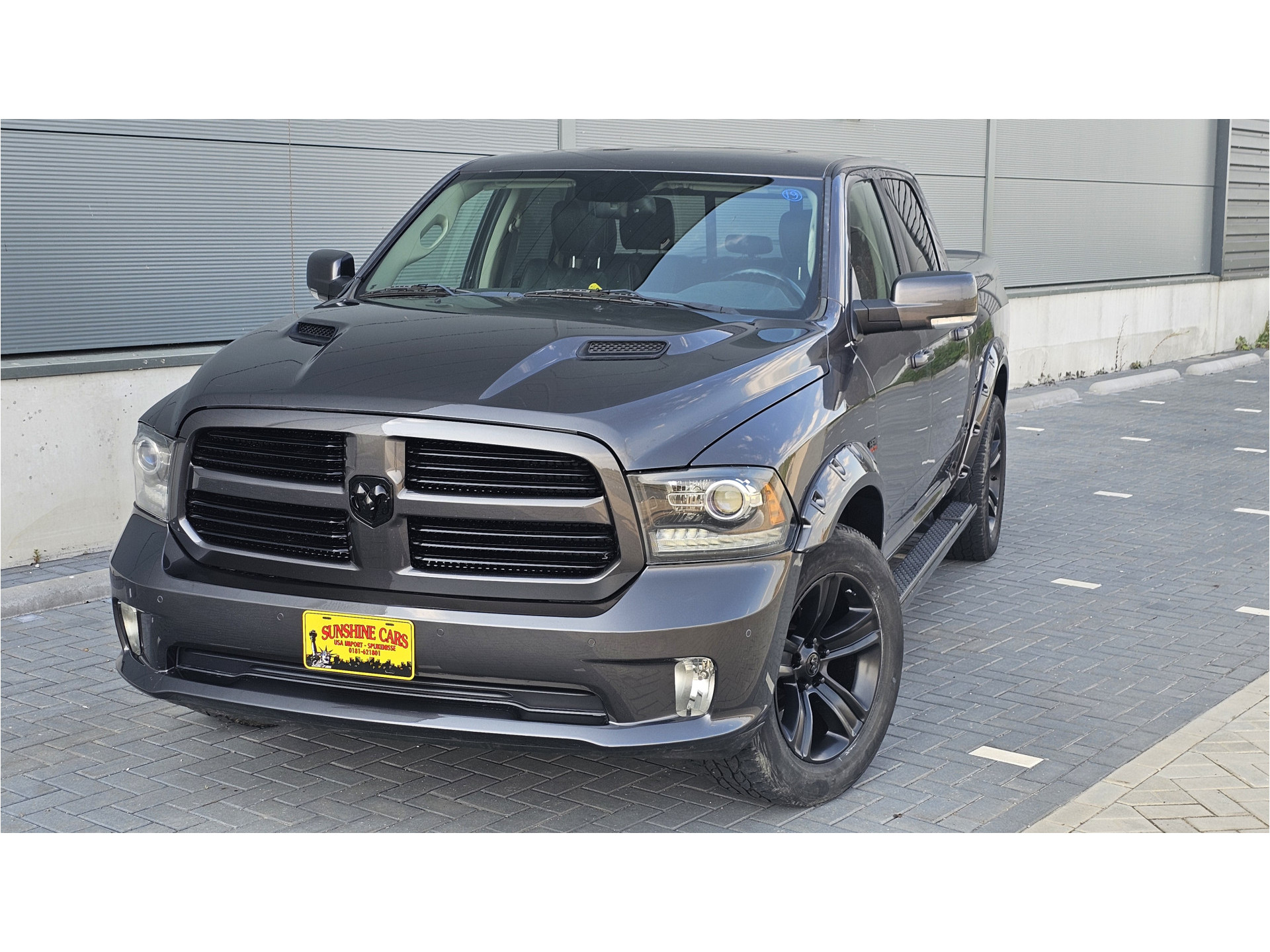 Dodge Ram 1500 SPORT 4X4 CREW CAB. 5,7LTR V8 AUT. BLACK EDITION LAGE CATALOGUS WAARDE 39843493-4.jpg | Sunshine Cars