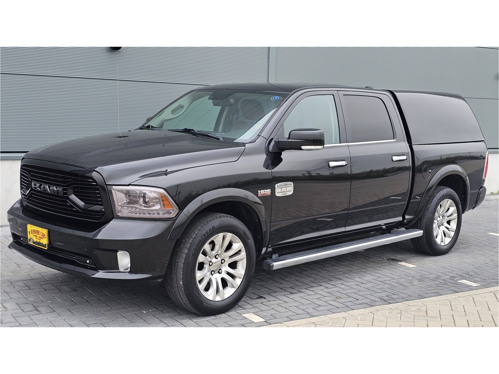 Dodge Ram 1500 LONGHORN/SPORT 4X4 CREW CAB. 5,7LTR V8 AUT.LUCHTVERING, BEDTOPPER 40476368-1.jpg | Sunshine Cars