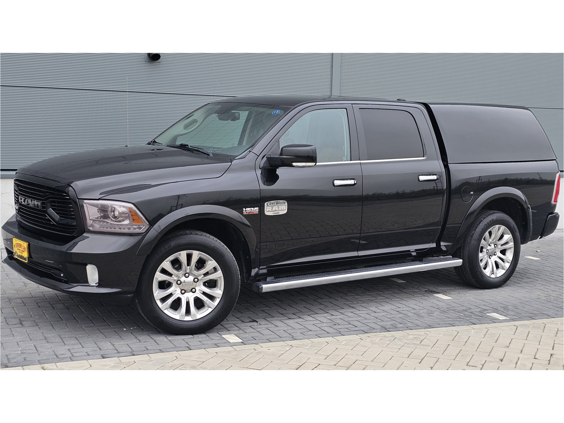 Dodge Ram 1500 LONGHORN/SPORT 4X4 CREW CAB. 5,7LTR V8 AUT.LUCHTVERING, BEDTOPPER 40476368-3.jpg | Sunshine Cars