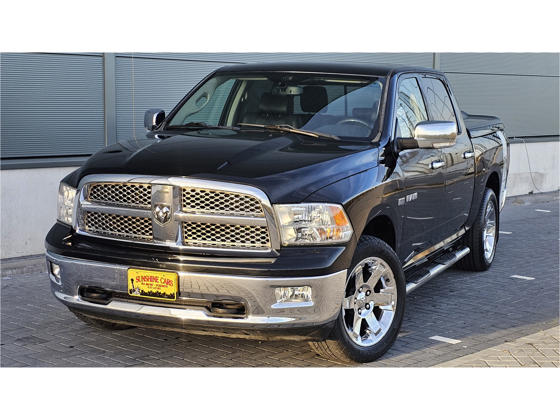 Dodge Ram 1500 LARAMIE 4X4 CREW CAB. 5,7LTR V8 AUT. (REVISIE GEHAD!!) 1e eigenaar 41627904-1.jpg | Sunshine Cars