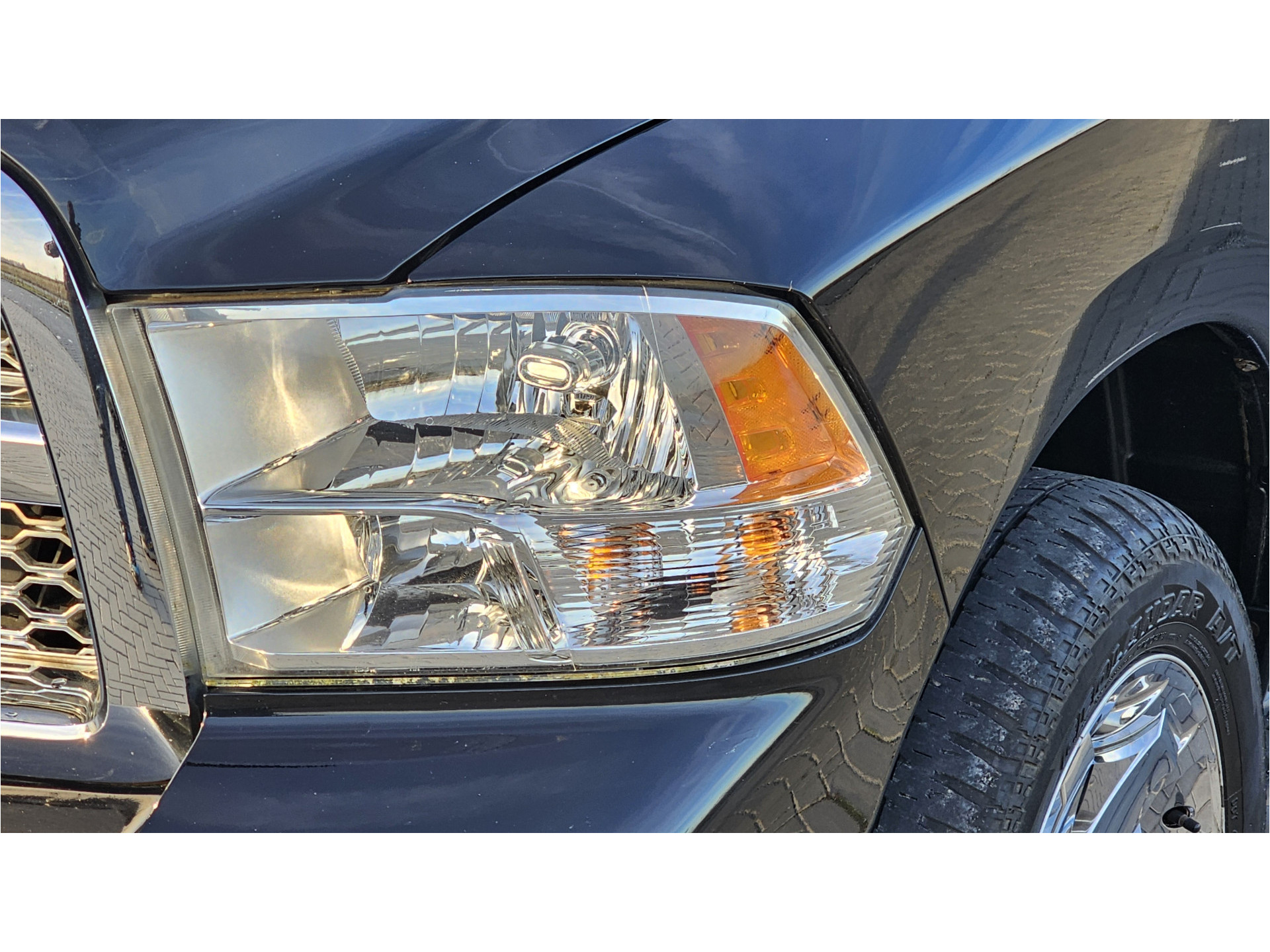 Dodge Ram 1500 LARAMIE 4X4 CREW CAB. 5,7LTR V8 AUT. (REVISIE GEHAD!!) 1e eigenaar 41627904-2.jpg | Sunshine Cars