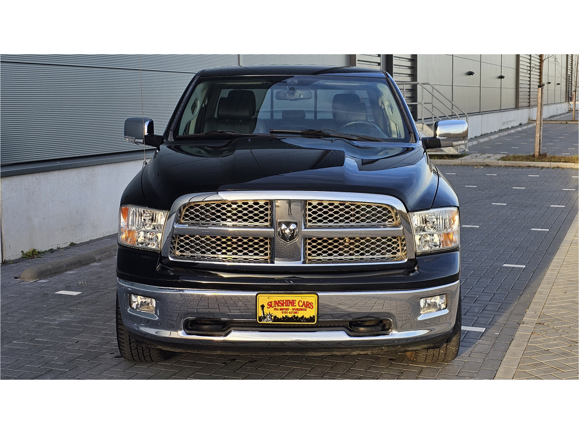 Dodge Ram 1500 LARAMIE 4X4 CREW CAB. 5,7LTR V8 AUT. (REVISIE GEHAD!!) 1e eigenaar 41627904-3.jpg | Sunshine Cars