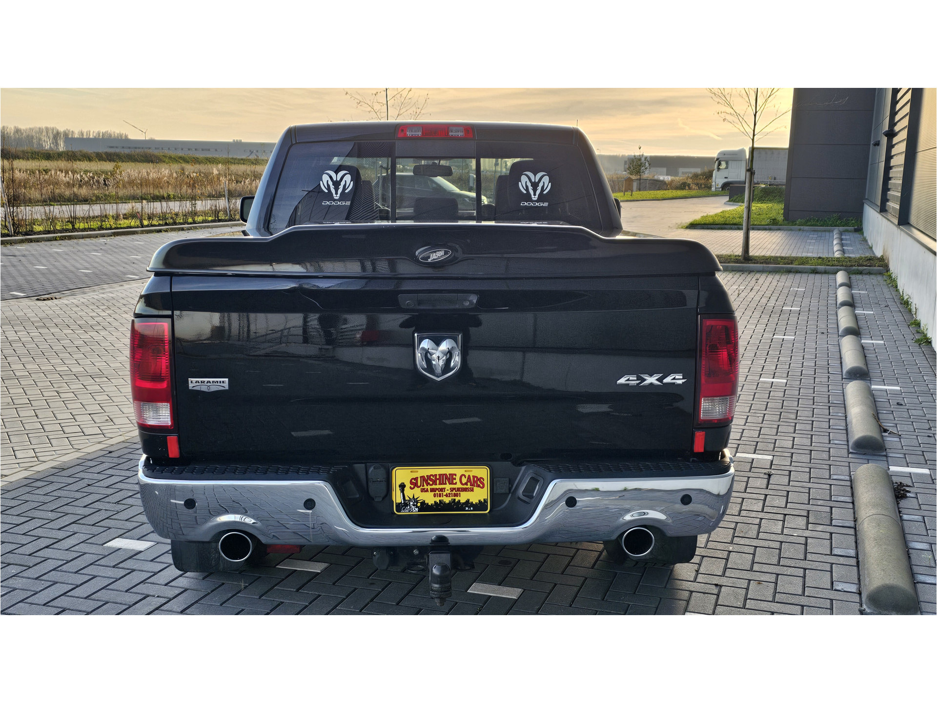 Dodge Ram 1500 LARAMIE 4X4 CREW CAB. 5,7LTR V8 AUT. (REVISIE GEHAD!!) 1e eigenaar 41627904-4.jpg | Sunshine Cars
