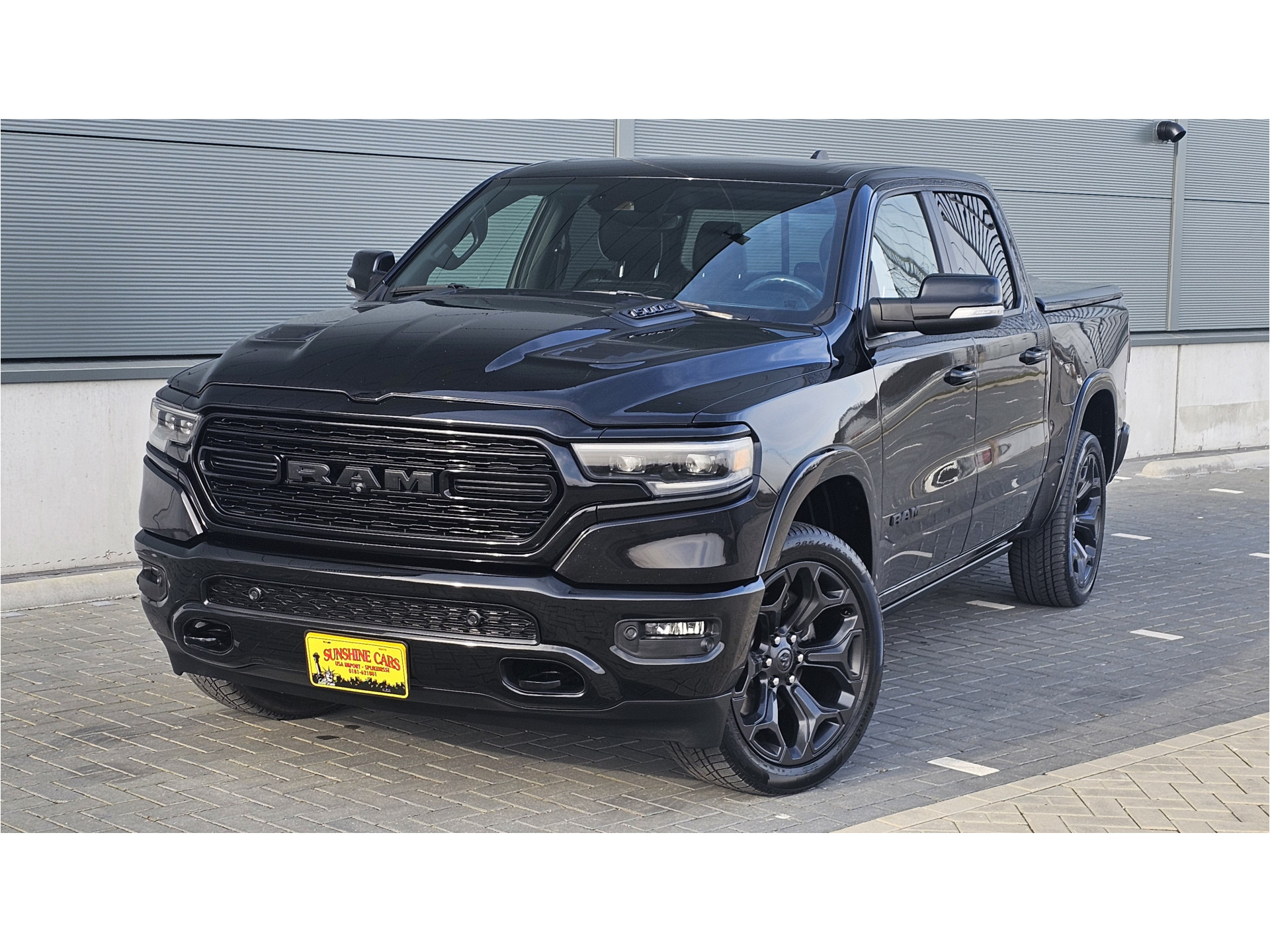 Dodge Ram 1500 LIMITED BLACK EDITION 4X4 CREW CAB 5,7 LTR V8 AUT. 1e EIGENAAR 42715169-4.jpg | Sunshine Cars