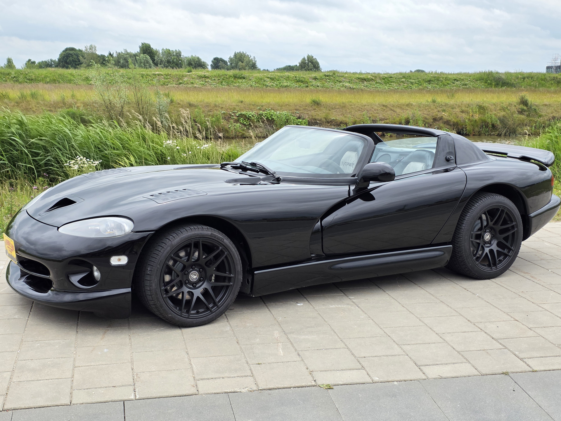 Dodge Viper 8.0 R/T10 TARGA 45470273-2.jpg | Sunshine Cars
