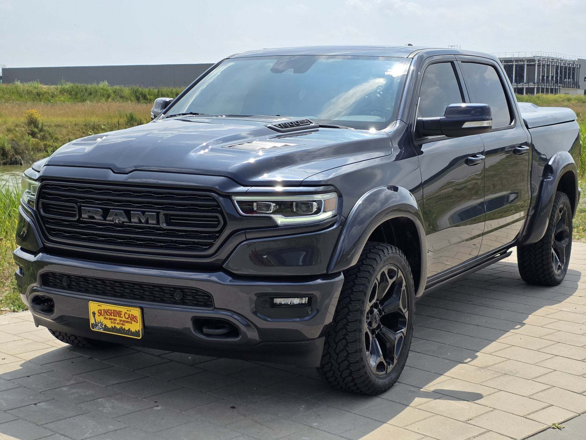 Dodge Ram 1500 LIMITED BLACK EDITION 4X4 CREW CAB 5,7 LTR V8 AUT. 45822553-0.jpg | Sunshine Cars
