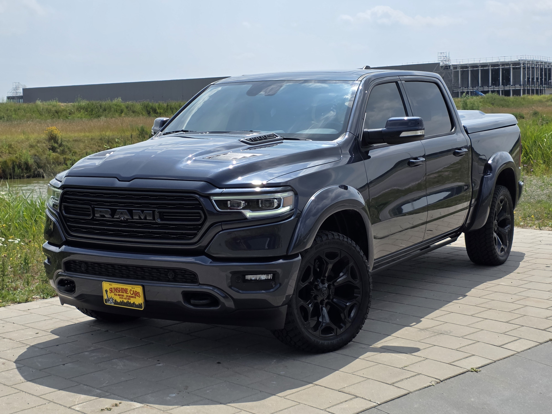 Dodge Ram 1500 LIMITED BLACK EDITION 4X4 CREW CAB 5,7 LTR V8 AUT. 45822553-2.jpg | Sunshine Cars