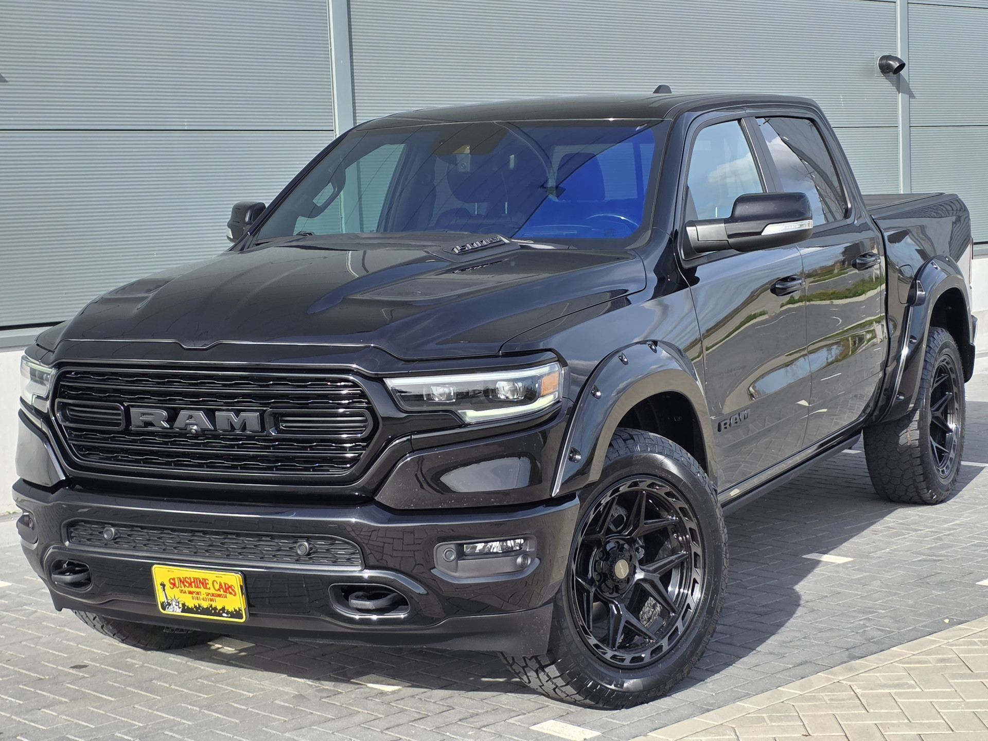 Dodge Ram 1500 LIMITED NIGHT EDITION 4X4 CREW CAB 5.7 LTR V8 AUT. MET 6.4 MANIFOLT SWAP 46179170-2.jpg | Sunshine Cars