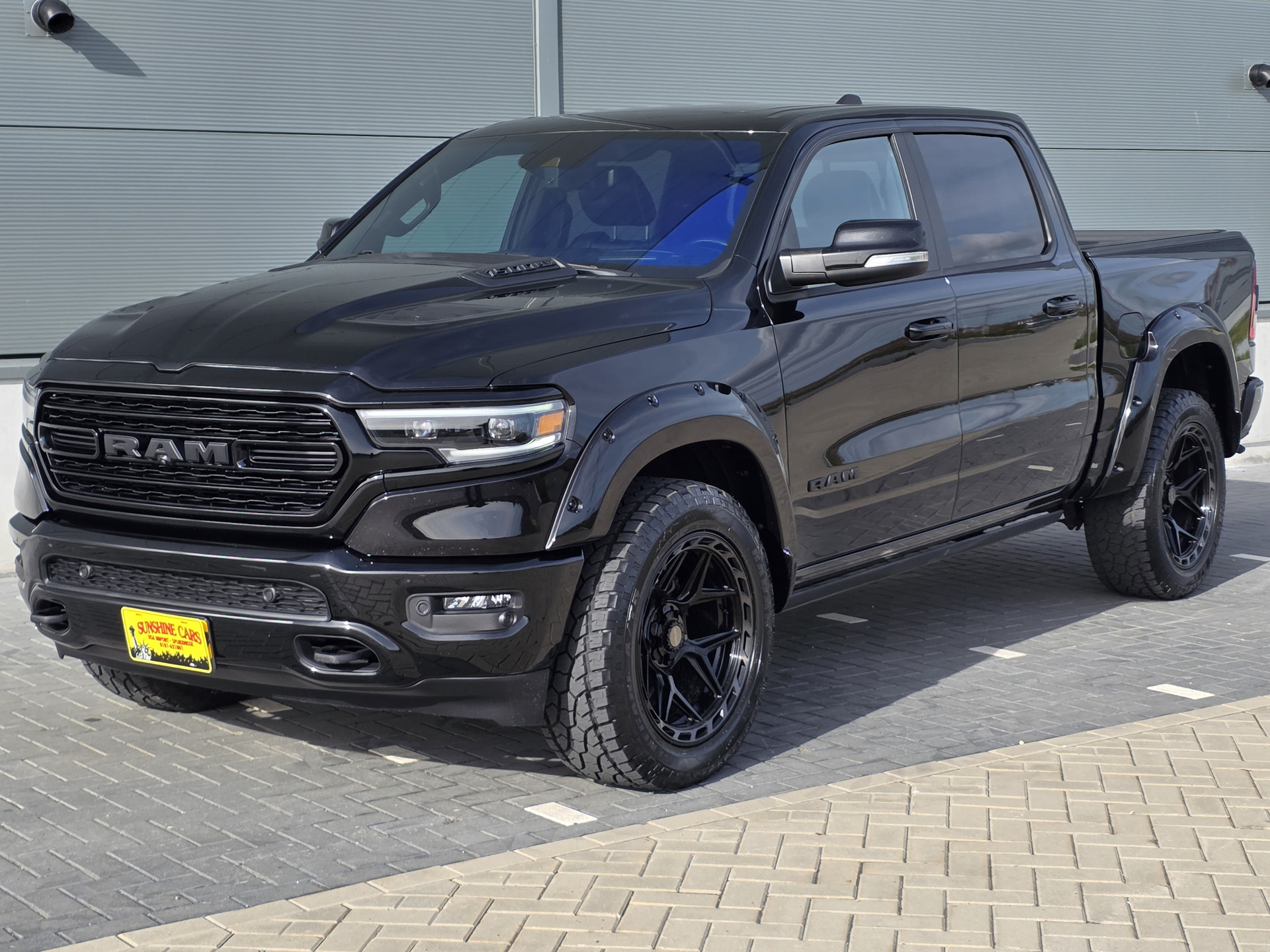 Dodge Ram 1500 LIMITED NIGHT EDITION 4X4 CREW CAB 5.7 LTR V8 AUT. MET 6.4 MANIFOLT SWAP 46179170-3.jpg | Sunshine Cars