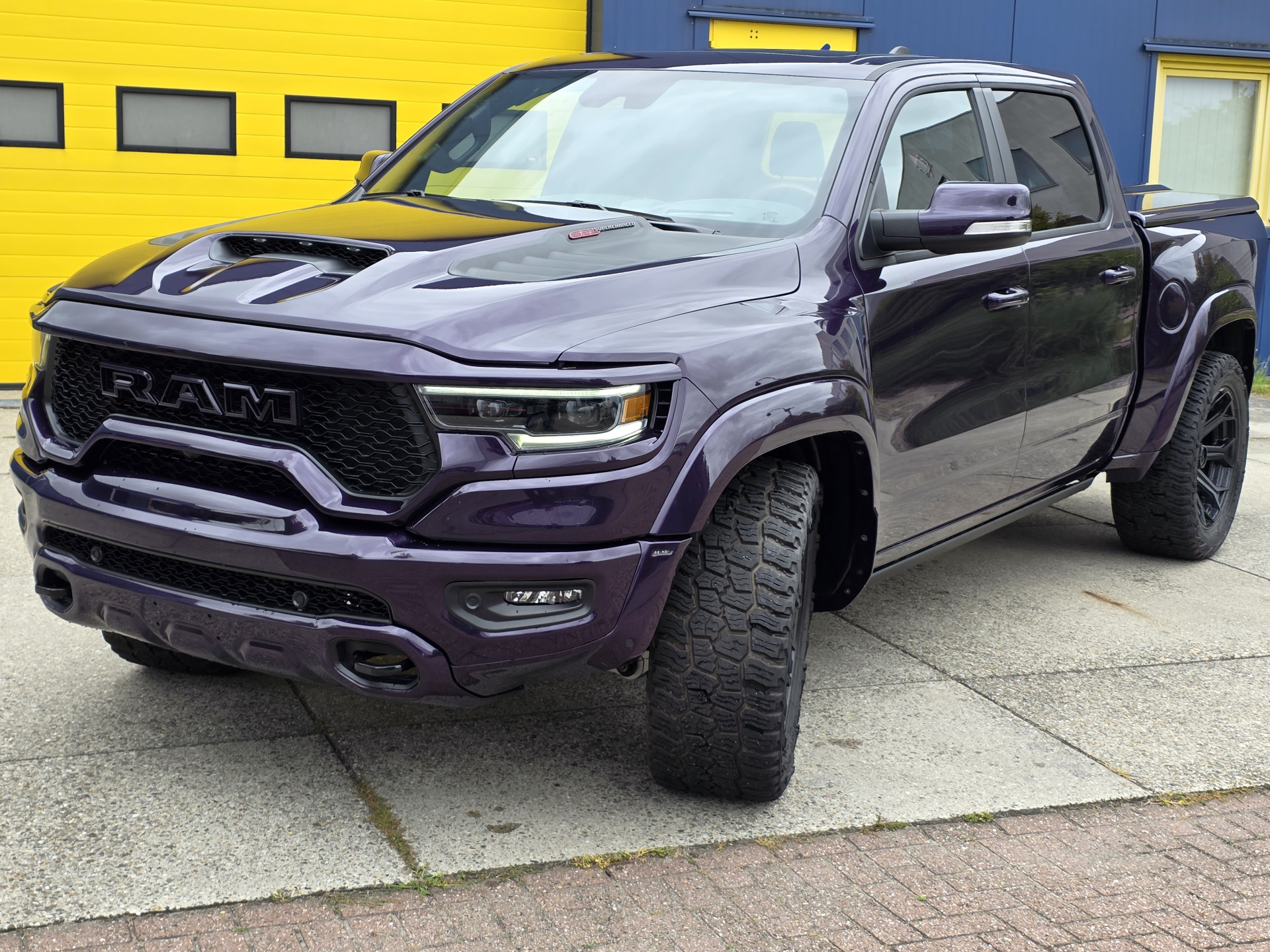 Dodge Ram 1500 TRX CLONE NIGHT EDITION 4X4 CREW CAB 5.7 LTR V8 AUT. DAYTONA VIOLET MET!!! 46183845-0.jpg | Sunshine Cars