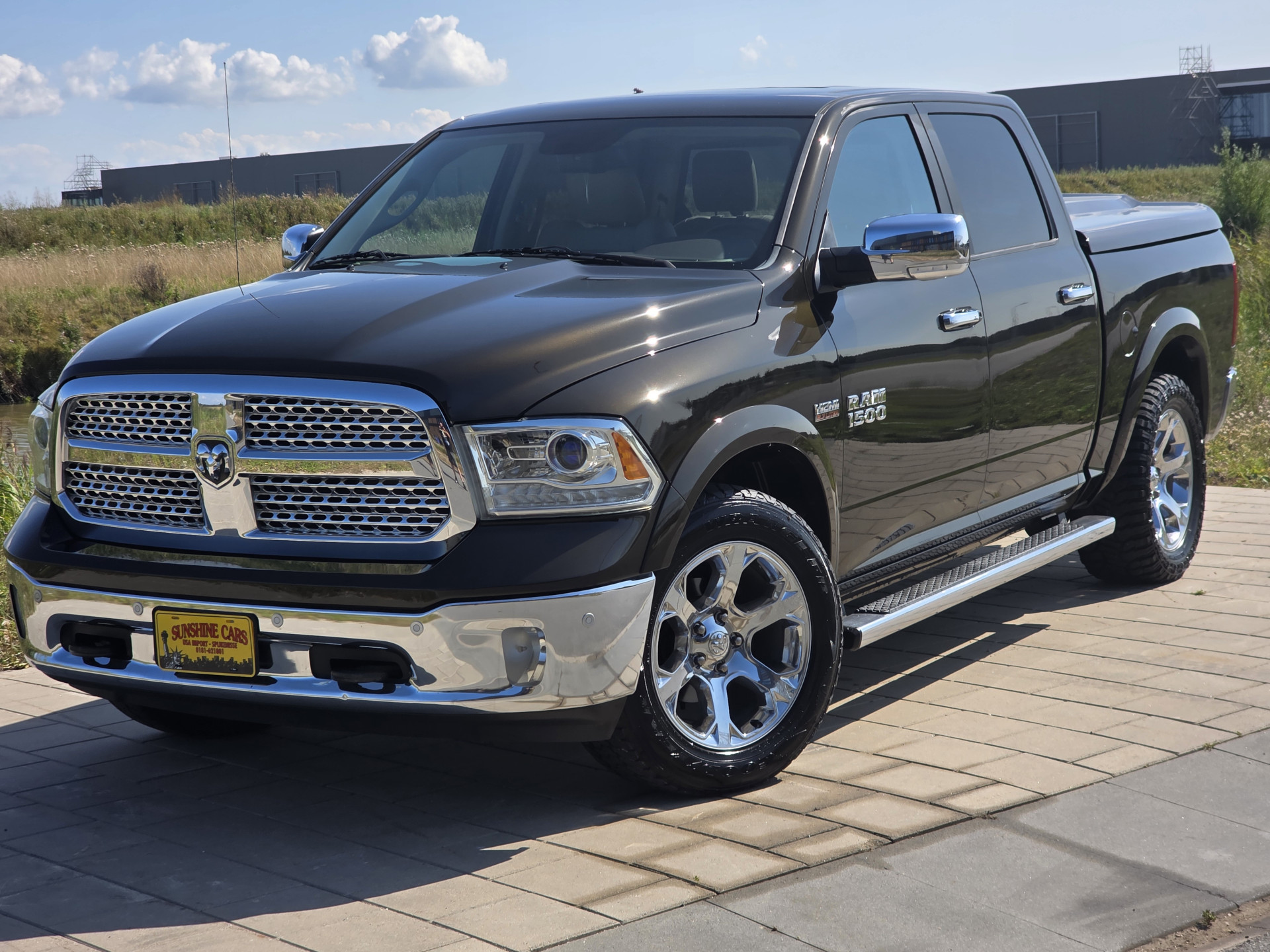 Dodge Ram 1500 LARAMIE 4X4 CREW CAB 5,7 LTR V8 AUT. MARGE AUTO!! 46920277-1.jpg | Sunshine Cars